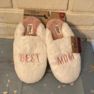 Dearfoam "BEST MOM" White Faux Fur Slippers